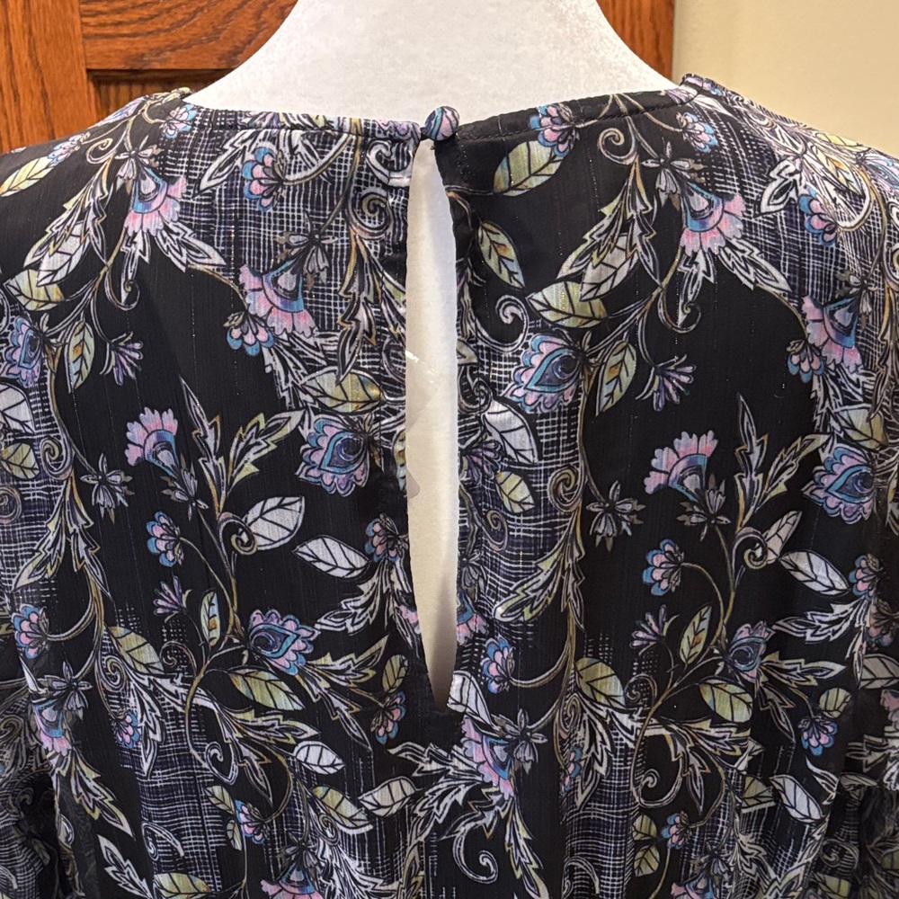 NWT Torrid Black Dress with Floral Accents and long sleeves- size 1X - Picture 12 of 13